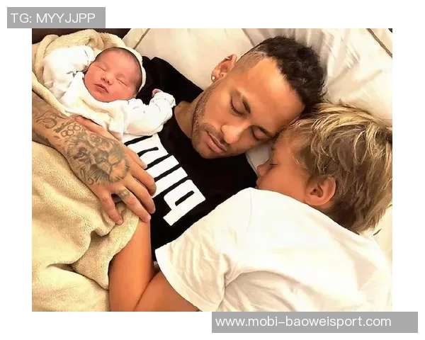 内马尔圣诞生活揭秘：从足球场到病床赌场再到家庭育儿的多重角色